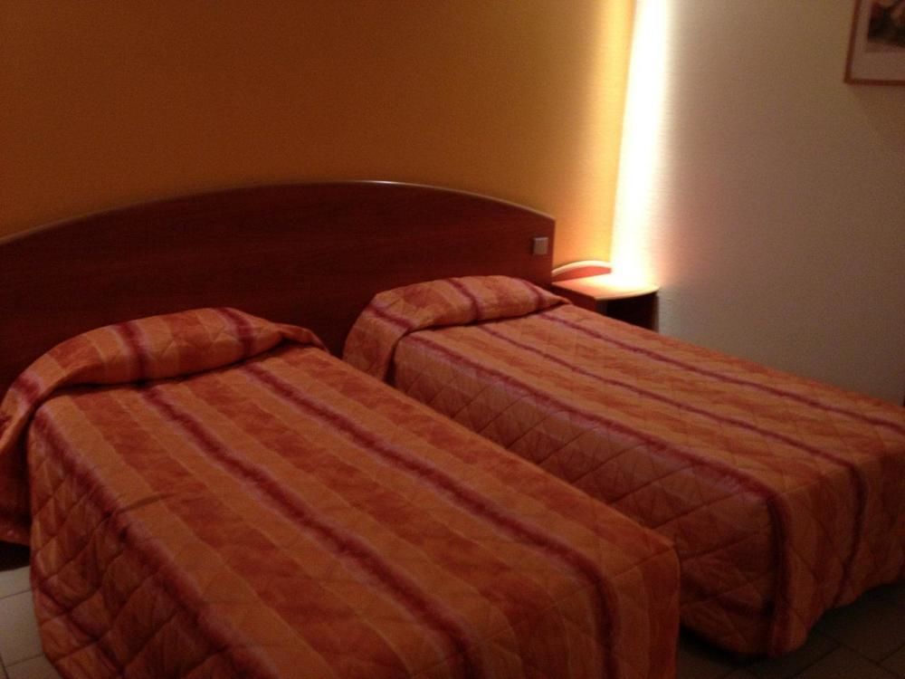 Logis Hotel - Les Paturelles Avesnelles Zewnętrze zdjęcie