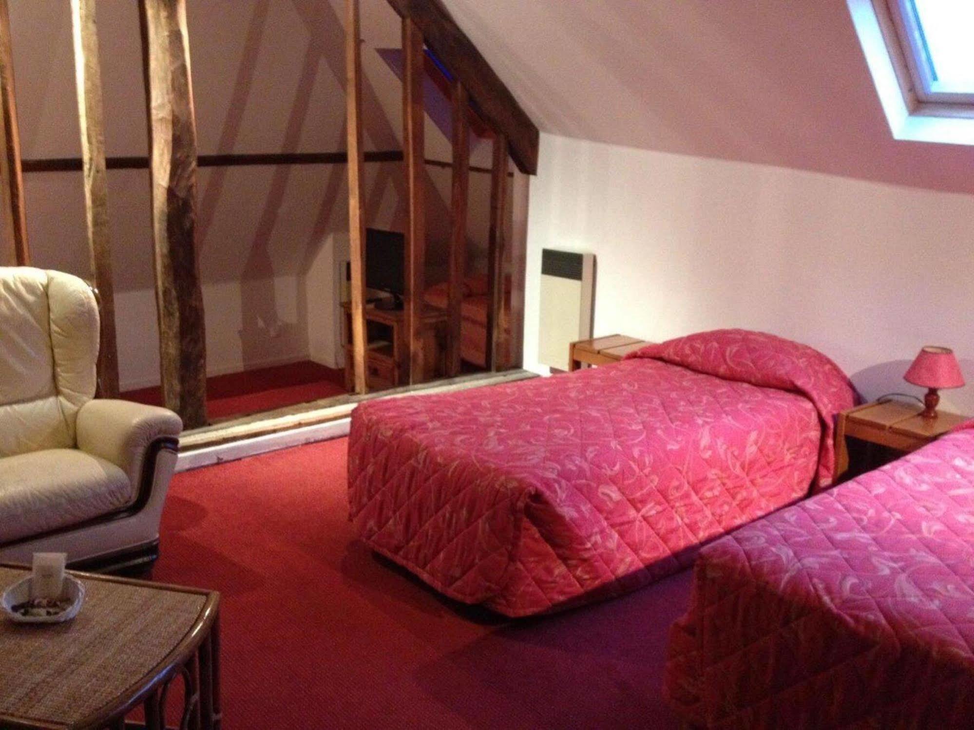 Logis Hotel - Les Paturelles Avesnelles Zewnętrze zdjęcie